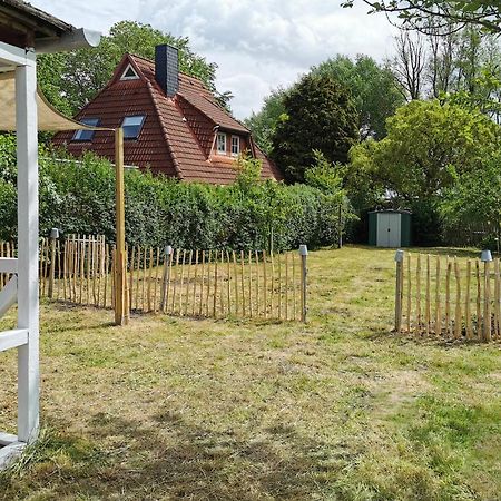 Ferienglueck An Der Nordsee Buche Deine Erdgeschoss-Ferienwohnung Mit Kamin Terrasse Und Eingezaeuntem Garten Fuer Unvergessliche Auszeiten Altfunnixsiel Екстериор снимка