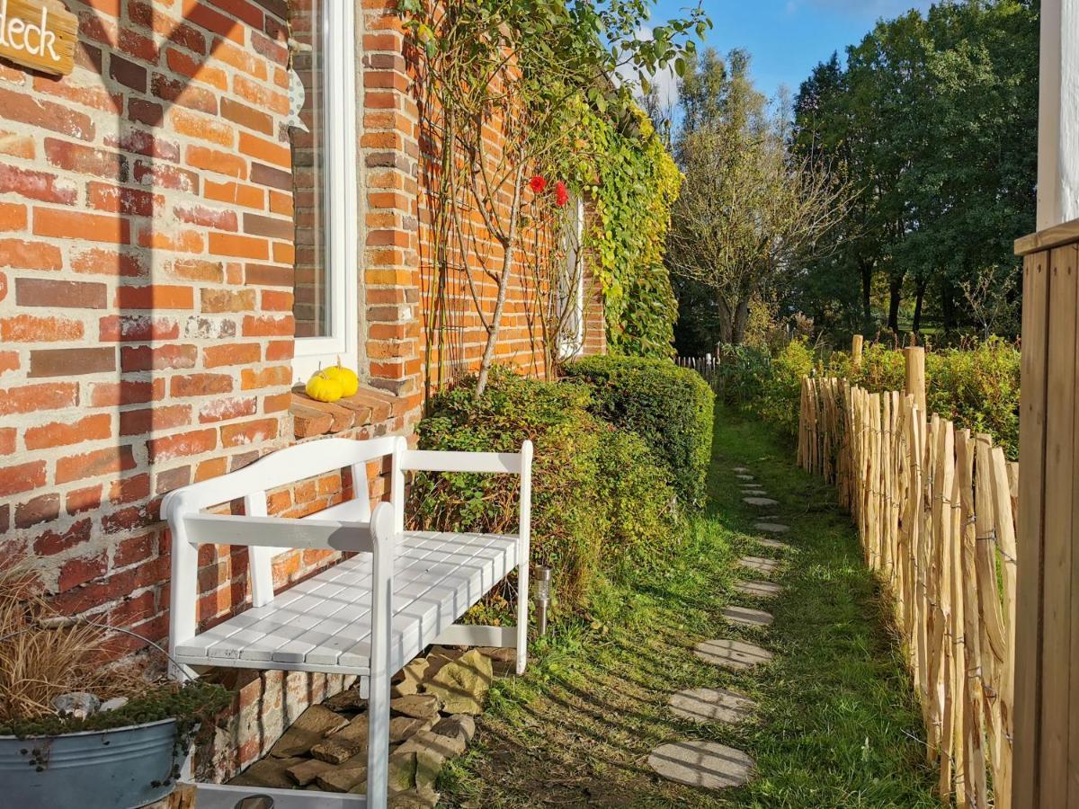 Ferienglueck An Der Nordsee Buche Deine Erdgeschoss-Ferienwohnung Mit Kamin Terrasse Und Eingezaeuntem Garten Fuer Unvergessliche Auszeiten Altfunnixsiel Екстериор снимка