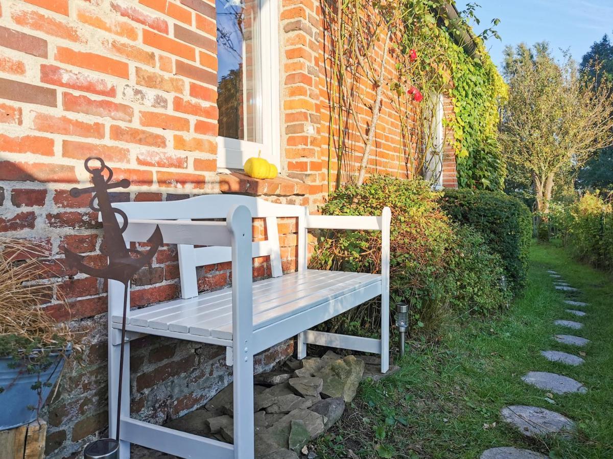 Ferienglueck An Der Nordsee Buche Deine Erdgeschoss-Ferienwohnung Mit Kamin Terrasse Und Eingezaeuntem Garten Fuer Unvergessliche Auszeiten Altfunnixsiel Екстериор снимка