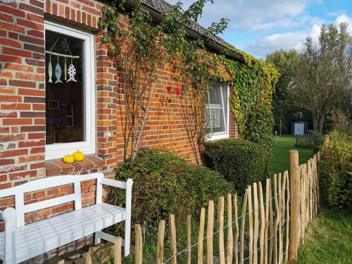 Ferienglueck An Der Nordsee Buche Deine Erdgeschoss-Ferienwohnung Mit Kamin Terrasse Und Eingezaeuntem Garten Fuer Unvergessliche Auszeiten Altfunnixsiel Екстериор снимка