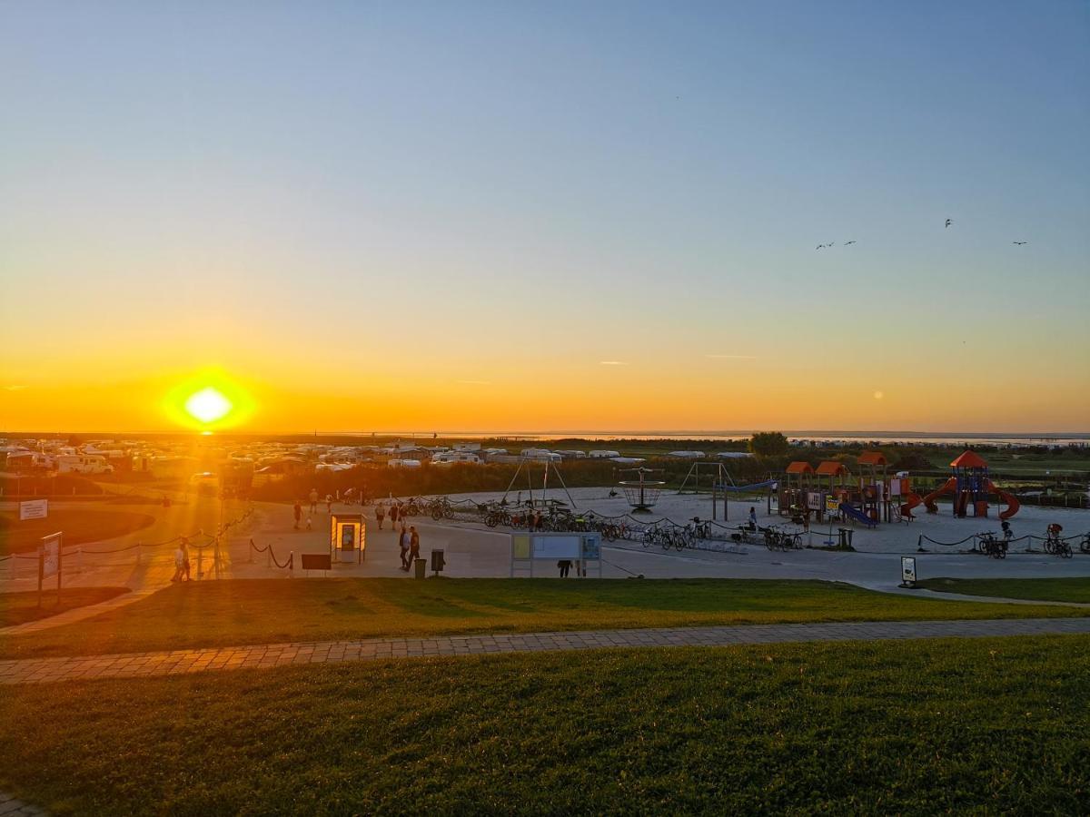 Ferienglueck An Der Nordsee Buche Deine Erdgeschoss-Ferienwohnung Mit Kamin Terrasse Und Eingezaeuntem Garten Fuer Unvergessliche Auszeiten Altfunnixsiel Екстериор снимка