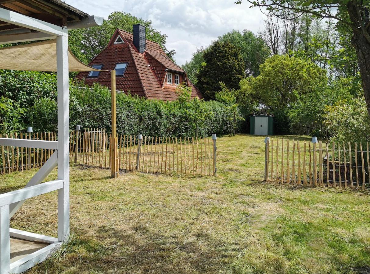 Ferienglueck An Der Nordsee Buche Deine Erdgeschoss-Ferienwohnung Mit Kamin Terrasse Und Eingezaeuntem Garten Fuer Unvergessliche Auszeiten Altfunnixsiel Екстериор снимка