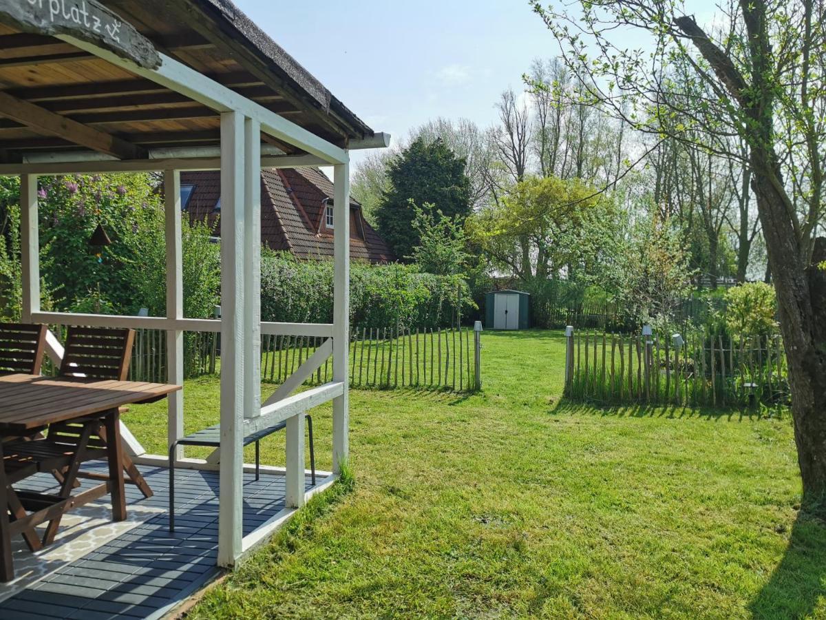 Ferienglueck An Der Nordsee Buche Deine Erdgeschoss-Ferienwohnung Mit Kamin Terrasse Und Eingezaeuntem Garten Fuer Unvergessliche Auszeiten Altfunnixsiel Екстериор снимка