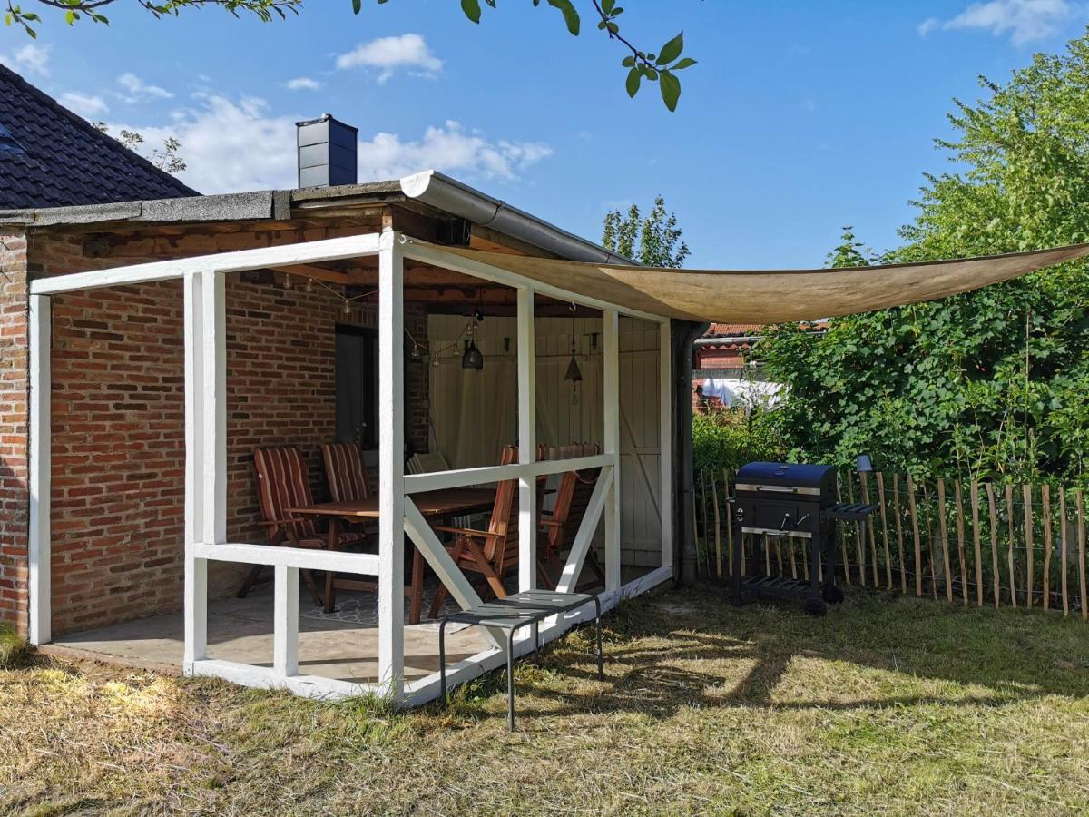 Ferienglueck An Der Nordsee Buche Deine Erdgeschoss-Ferienwohnung Mit Kamin Terrasse Und Eingezaeuntem Garten Fuer Unvergessliche Auszeiten Altfunnixsiel Екстериор снимка