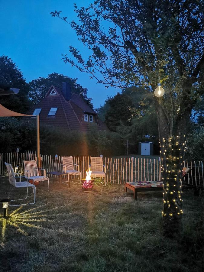 Ferienglueck An Der Nordsee Buche Deine Erdgeschoss-Ferienwohnung Mit Kamin Terrasse Und Eingezaeuntem Garten Fuer Unvergessliche Auszeiten Altfunnixsiel Екстериор снимка