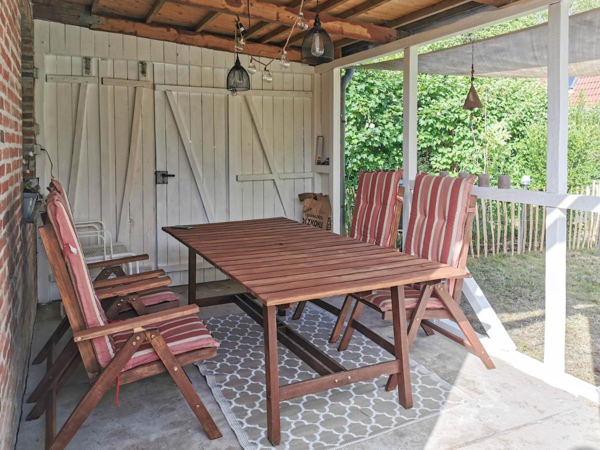 Ferienglueck An Der Nordsee Buche Deine Erdgeschoss-Ferienwohnung Mit Kamin Terrasse Und Eingezaeuntem Garten Fuer Unvergessliche Auszeiten Altfunnixsiel Екстериор снимка